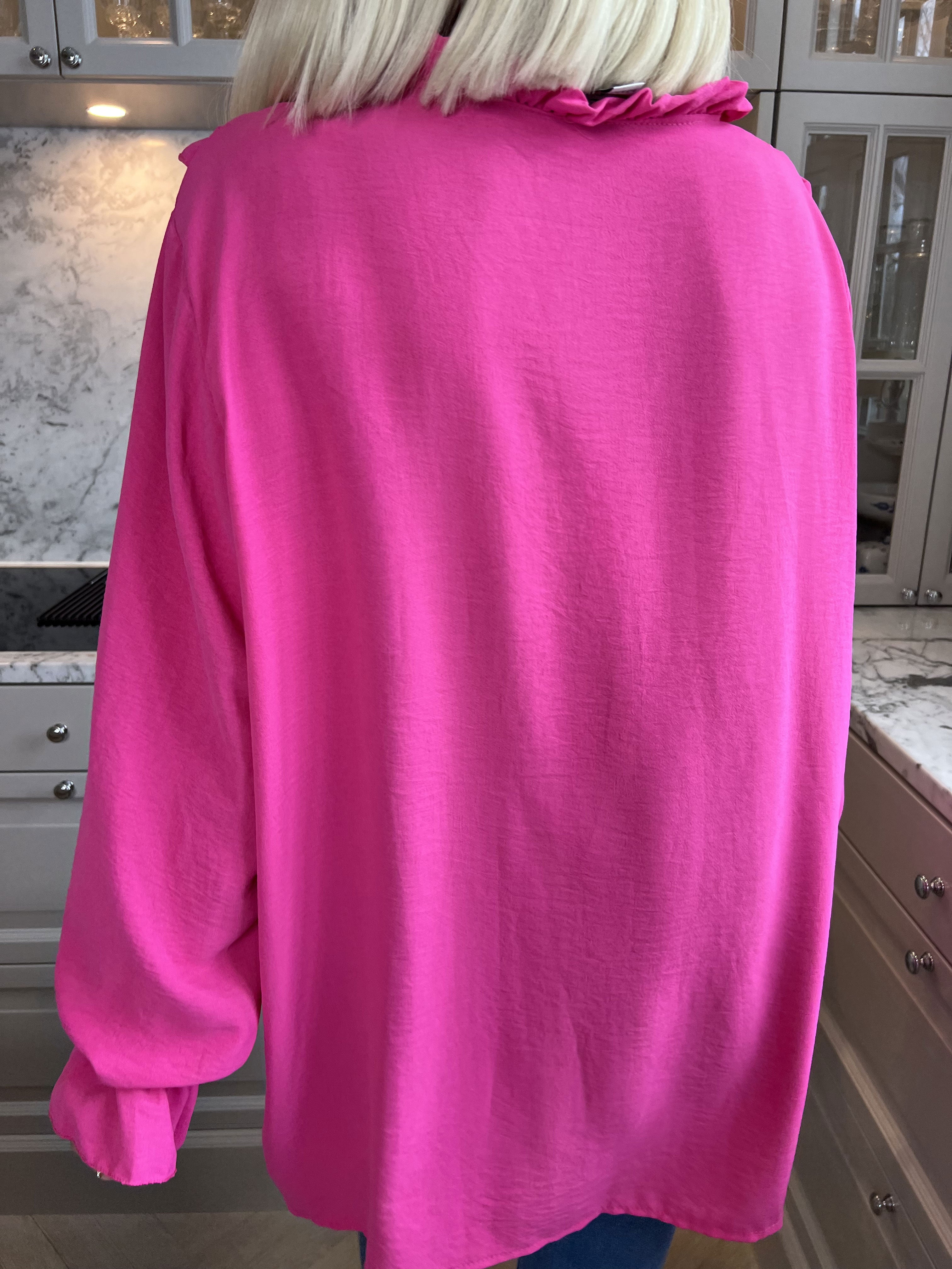 Ilsa - Sød skjorte med blonde og flæsedetaljer